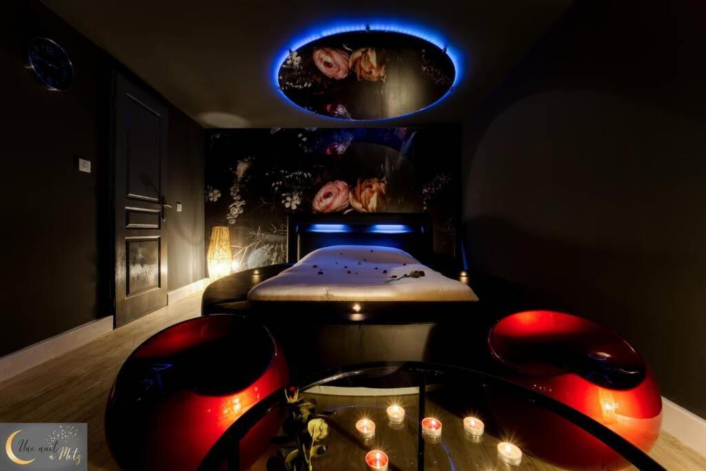 La Chambre Noire Au Coeur De Metz Bagian luar foto